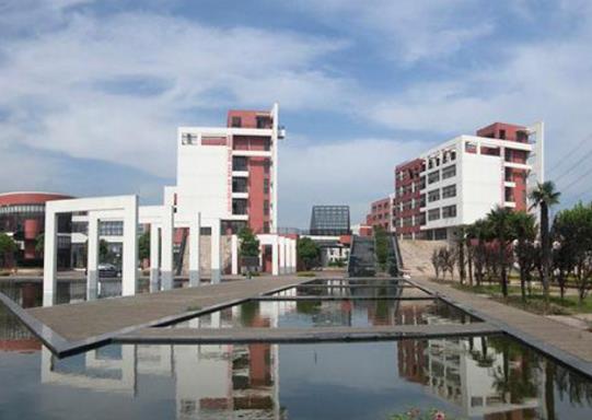 ����ˇ�g���ƌWУ���а��Ϻ���ˇ���g�I�WԺ����61��ĳ����vʷ