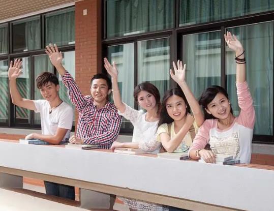 ���еČW(xu��)У�͸߿��Č��ƌW(xu��)Уһ�ӆ᣿���еČW(xu��)У�ǲ���ȫ���ƴ�