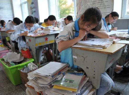 2023����һģʲô�r��ԇ��2023����һģ300��߀�оȆ�