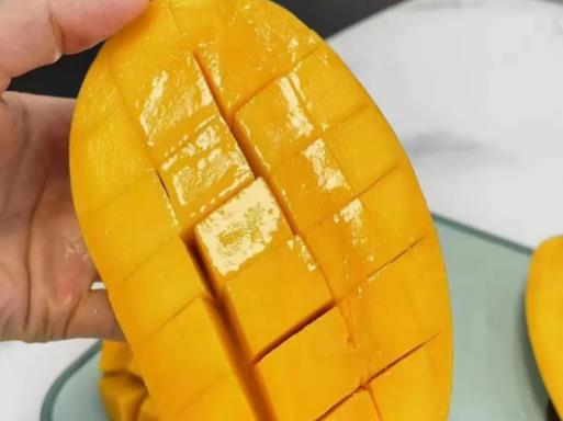 â����ʲô���к�ɫ�Ľz��â��ȥƤ����һ�z�z�ĺھ���ʲô