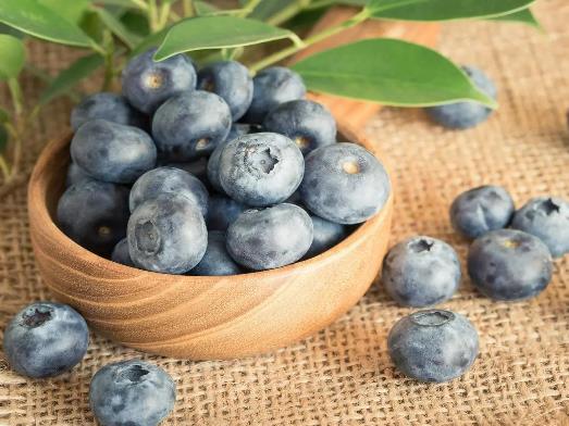 ÿ��Գֳ��{ݮһ������ʲô��Ч��һ���125g�{ݮ���L�ֆ�