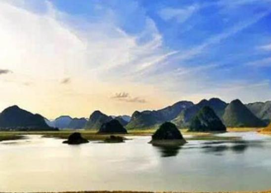 ���������ĵط����а��T�ǳǱ���������ʯ��ɽ��Ȼ��ɫ����