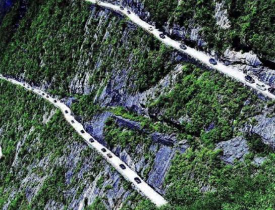 �Ї�ʮ��Pɽ��·������ɽ��·�؄��U������ڹ�·һ���˲�����