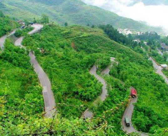 �Ї�ʮ��Pɽ��·������ɽ��·�؄��U������ڹ�·һ���˲�����