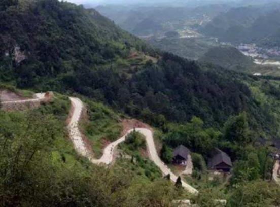 �Ї�ʮ��Pɽ��·������ɽ��·�؄��U������ڹ�·һ���˲�����