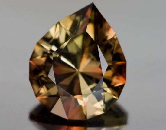 �������Fʮ��ʯ�����������X�}ʯʮ��ϡ�С��vɽ��׃ɫʯ��ɫ�ԏ�(qi��ng)