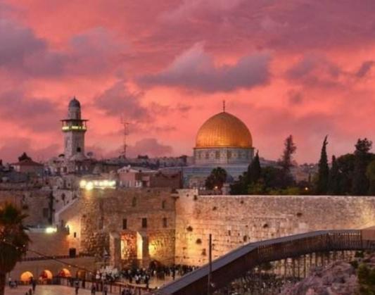 ��������ϵ�ʮ����У�����������γ��С��Ȳ���˹�����������z�a