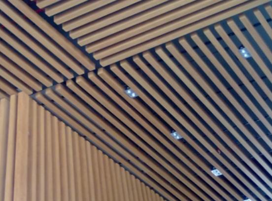 ʮ���X��ͨƷ�����У��{�����X��ͨ�ԃr�ȸߡ������X��ͨ�ڱ���