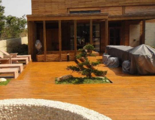 ����ľ�ͺϵذ�Ʒ�����а��R��ꖹ⡢�~˹�ؠ����ǮaƷ�еľ�Ӣ