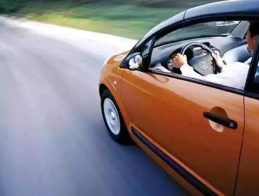 ܇�ӱ��B(y��ng)һ��Ҫ�������X��4s�������܇�����_��