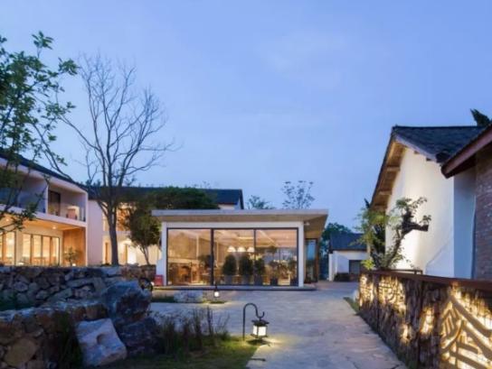 �Ї�ʮ������Ʒ�����а���ٝ�G���Oʩ�Rȫ��ɽ�ﺮ���cɽˮ�ڞ�һ�w