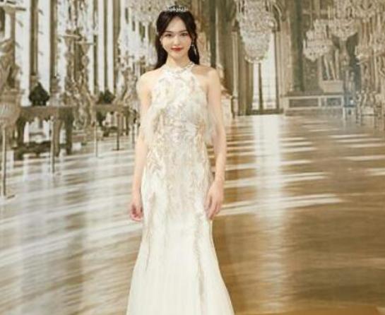 ʮ��鼆Ʒ�����а���ޱޱ��ʽ��(ji��n)�������������Z�S˹�ԃ�(y��u)����