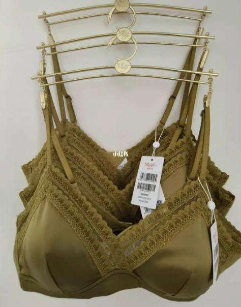 ʮ���(n��i)�¼���Ʒ�����а񣬐�Ľ��(n��i)�������m���Q�����ݷ҃�(n��i)�º��Ը�