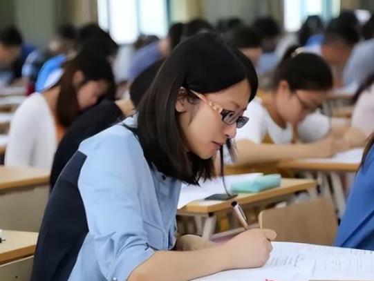 �����ՆT�܈���Щ��λ��2024�깫�ՆT��ԇ��ȥ���y��