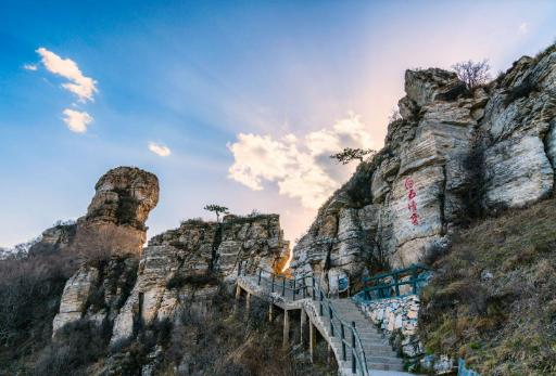 �Ї����m��ȥ¶�Iʮ��ɽ�壬�书ɽ�L���^�����ɾ��^�o�㲻һ�ӵ��w�