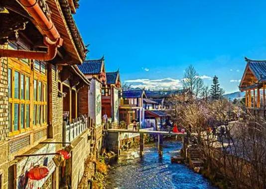 �Ї�ʮ����ɫС����а񣬞�������Ƿ����ű�ˮ悺�����ɫ