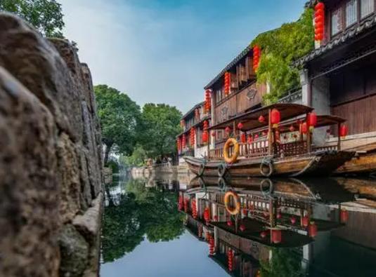 �Ї�ʮ����ɫС����а񣬞�������Ƿ����ű�ˮ悺�����ɫ