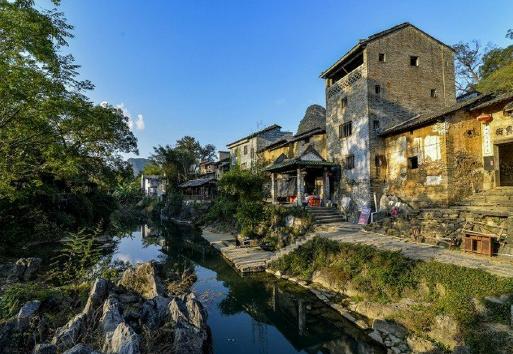 �Ї�ʮ����ɫС����а񣬞�������Ƿ����ű�ˮ悺�����ɫ