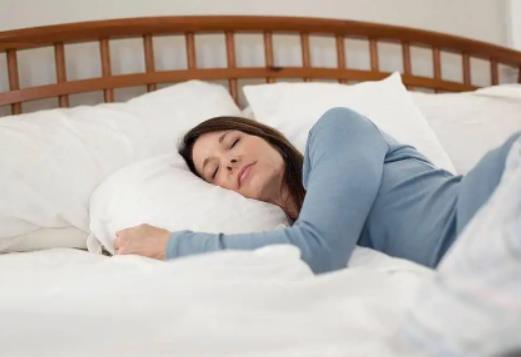 �B�m(x��)3��˯�߲������߹��ܵ�һ����Ć᣿ÿ��˯4��С�r����˯�߲����