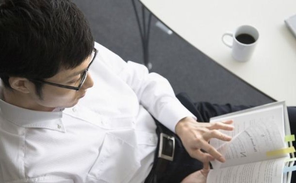 ������x���b�ɫ����ô���·�����